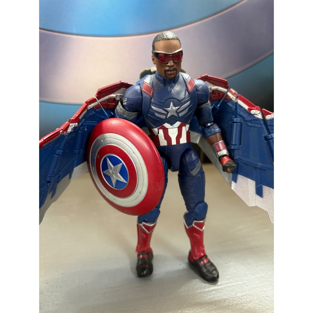 Marvel Legends - Falcon as Captain America (Deluxe)